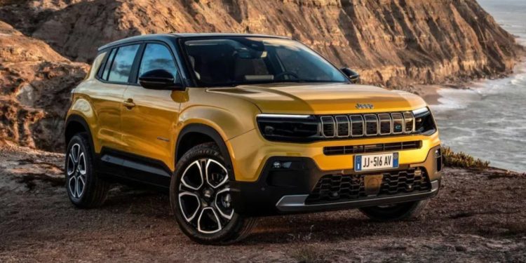 Jeep apresenta Avenger 4x4 por R$ 196 mil e brasileiros se animam