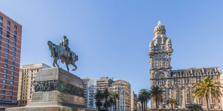 Montevidéu é o destino que você não conhece, mas vai adorar conhecer por menos de R$ 2.000