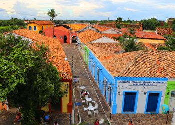 Essa cidade no litoral atrai visitantes de todo o Brasil com suas belezas naturais