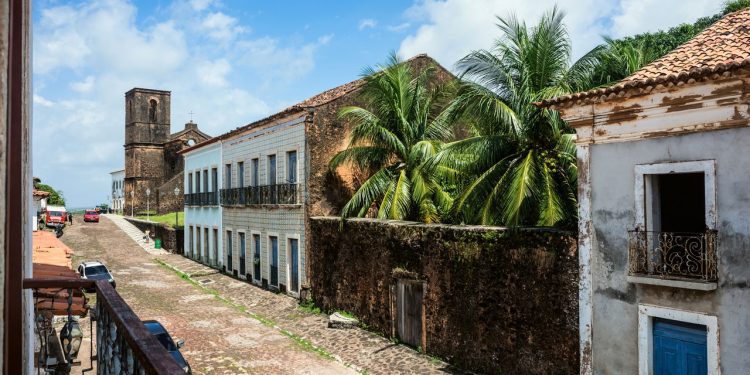 Essa cidade impressiona os visitantes com sua cultura vibrante e belezas naturais