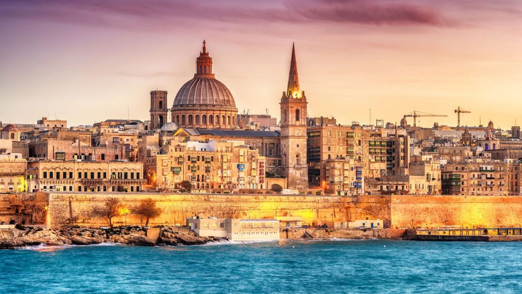 Valletta com passagens aéreas ida e volta por R$ 4 mil e economia de até 25%!