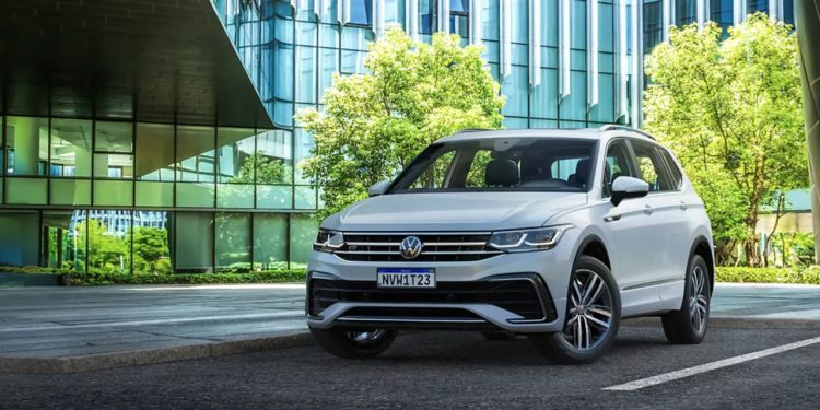 Design atualizado e motor 2.0 turbo fazem do Tiguan 2025 uma opção sofisticada e potente