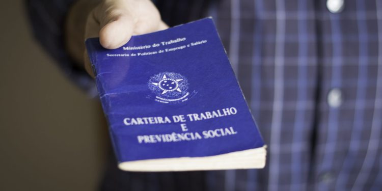 Senado Federal aprovou o projeto que amplia a licença-paternidade