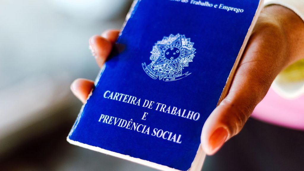 Brasileiros saltitam de alegria com nova aposentadoria aos 55 anos