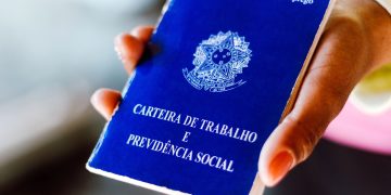 A lei das férias de quem trabalha de carteira assinada está em vigor e afetando brasileiros