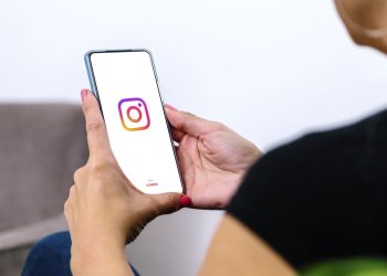 Instagram deleta vídeo e levanta suspeitas sobre influência das emissoras