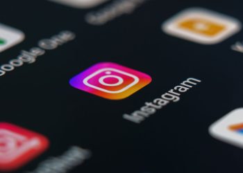 Instagram deleta vídeo e levanta suspeitas sobre influência das emissoras
