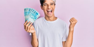 MEC garante grana extra para jovens que continuam na escola!