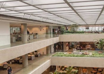 Ações da Natura caem 25% após prejuízo de R$ 438 milhões no 4º trimestre