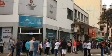 Desemprego no Brasil sobe para 6,8% no trimestre até fevereiro