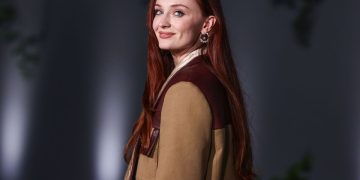 A cortina caiu Sophie Turner mostrou sua força de Sansa Stark ao sucesso global!
