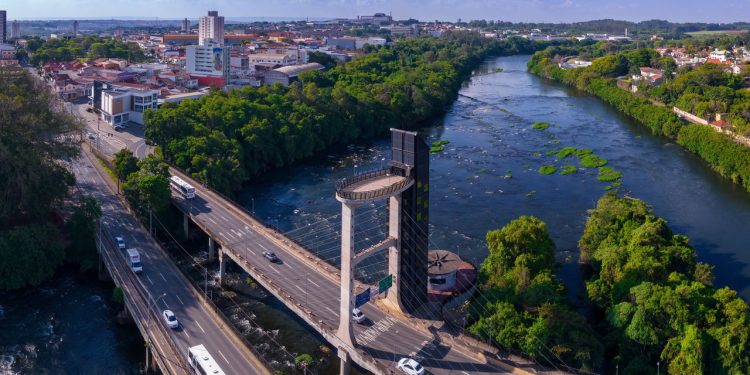 Cidade do interior de SP, situada a 547 metros de altitude, tem no Salto do Rio Piracicaba o seu maior espetáculo natural e turístico