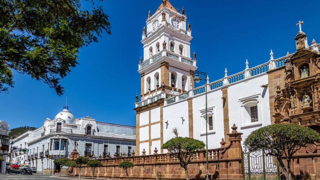Sucre é a elegante capital da Bolívia que encanta com passagens aéreas ida e volta