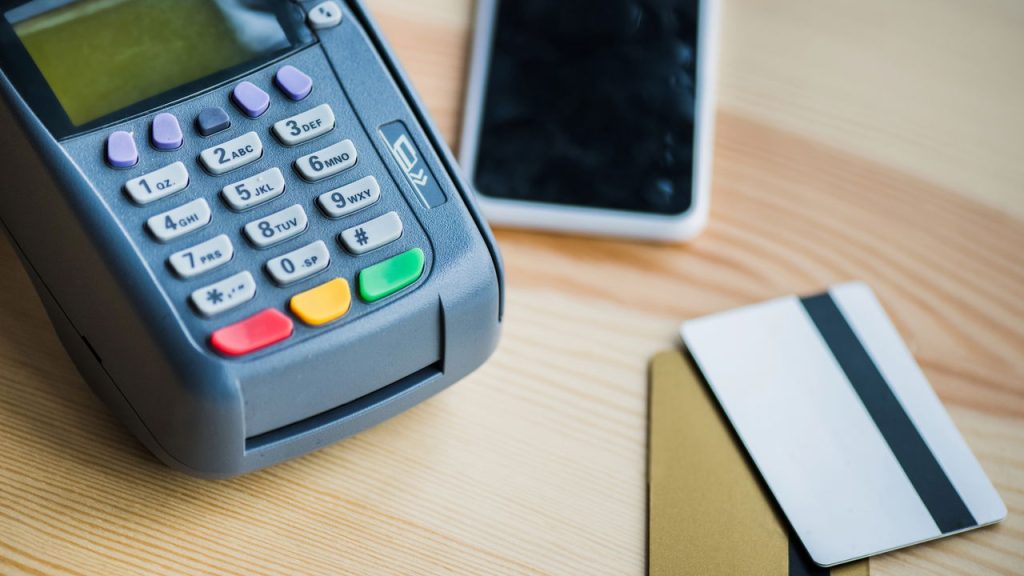 Quem usa a função de aproximação do cartão recebe novo comunicado