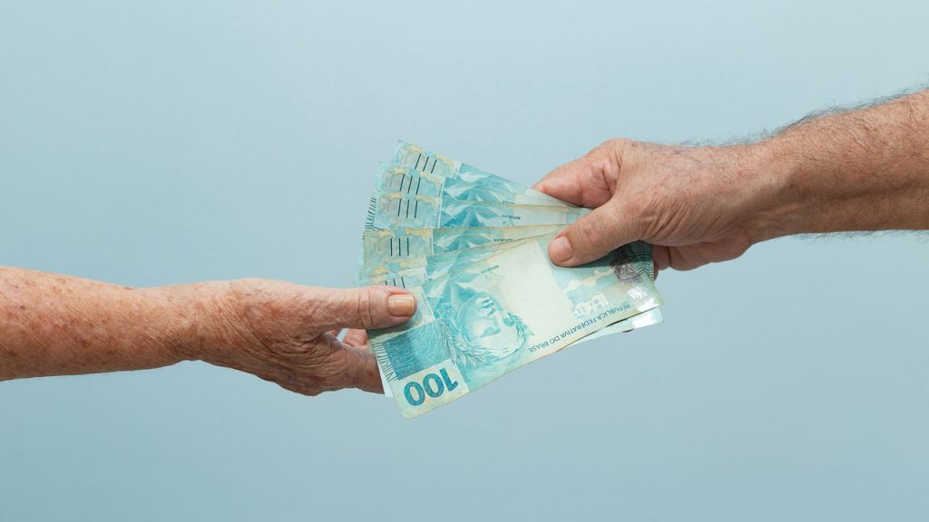 Salário mínimo está travado no Congresso!