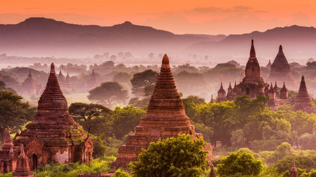 Bagan te chama para uma viagem mágica com templos milenares ao amanhecer