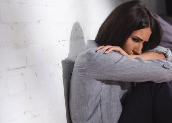 Como a saúde mental afeta suas finanças e como melhorar ambos