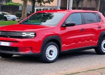 O clássico Fiat Uno está de volta com visual renovado e surpreendente