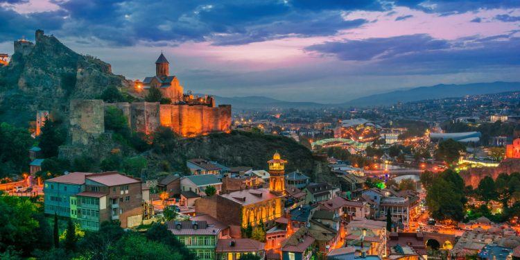 Esta cidade surpreende turistas com paisagens deslumbrantes e tradição milenar