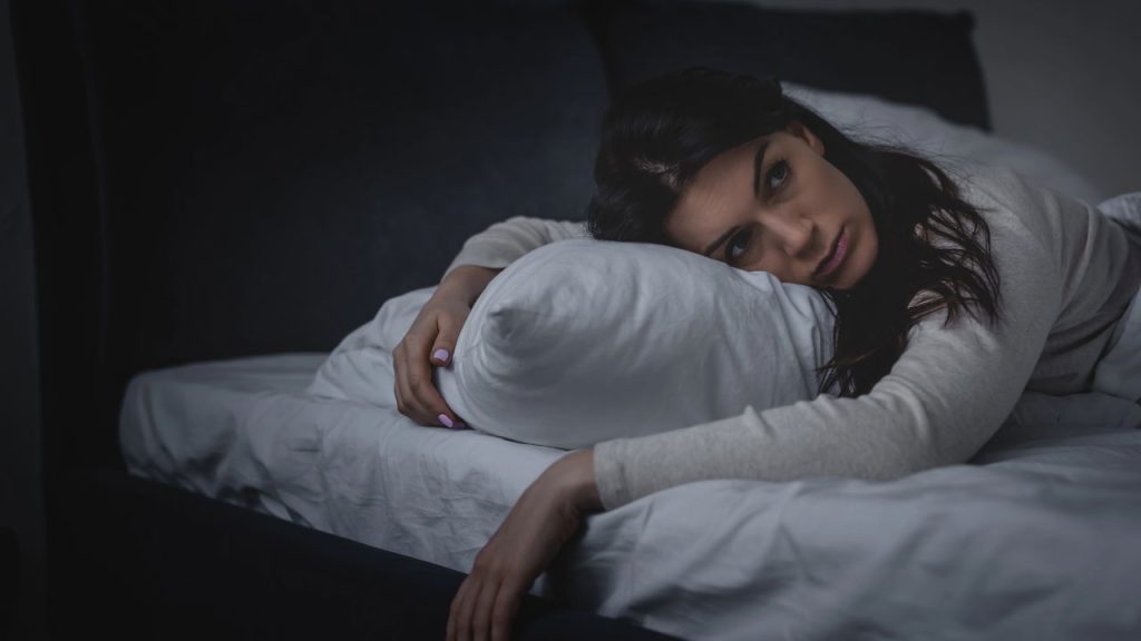Conheça os sinais que podem estar afetando seu sono durante a noite