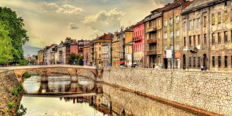 Sarajevo - Créditos: depositphotos.com / Leonid_Andronov