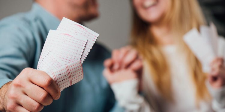 Vale a pena jogar na Mega da Virada? Veja o que revelam os números