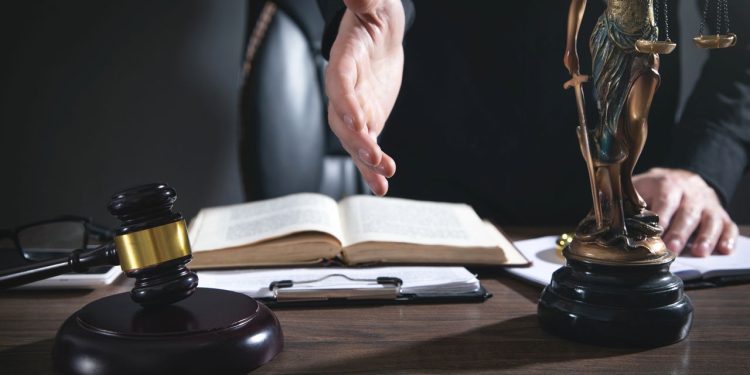 Fraudes com falsos advogados dispara e acende alerta em 5 estados