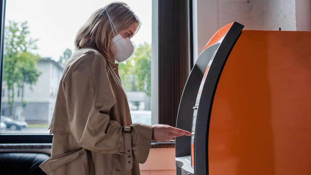 Regras dos caixas eletrônicos em supermercados ativas em 2025