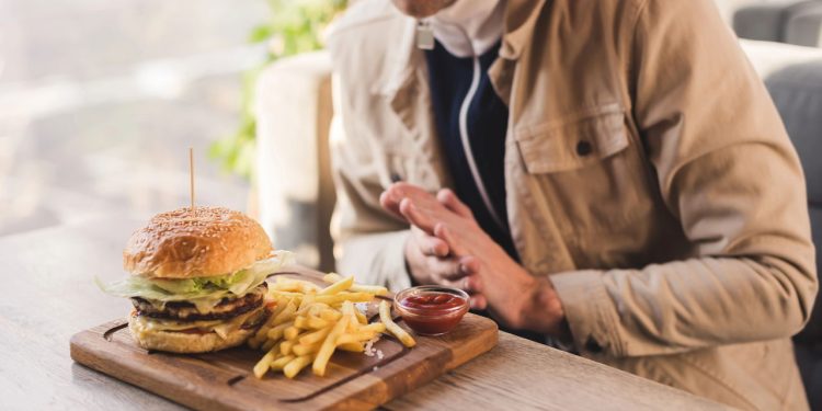 Comunicado geral para brasileiros que pedem fast-food