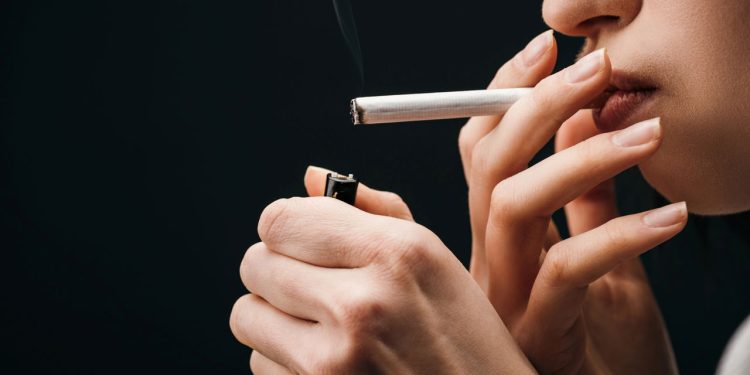 Novo comunicado para quem fuma sobre a LEI que está valendo em todo o Brasil