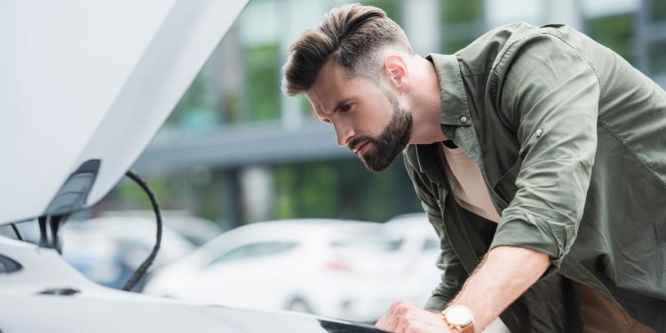 O que fazer quando o carro superaquece e como evitar prejuízos