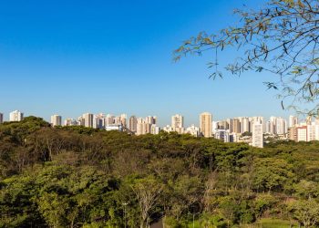 Quem tem mais de 43 anos está arrumando as malas para morar nessa cidade do interior de SP