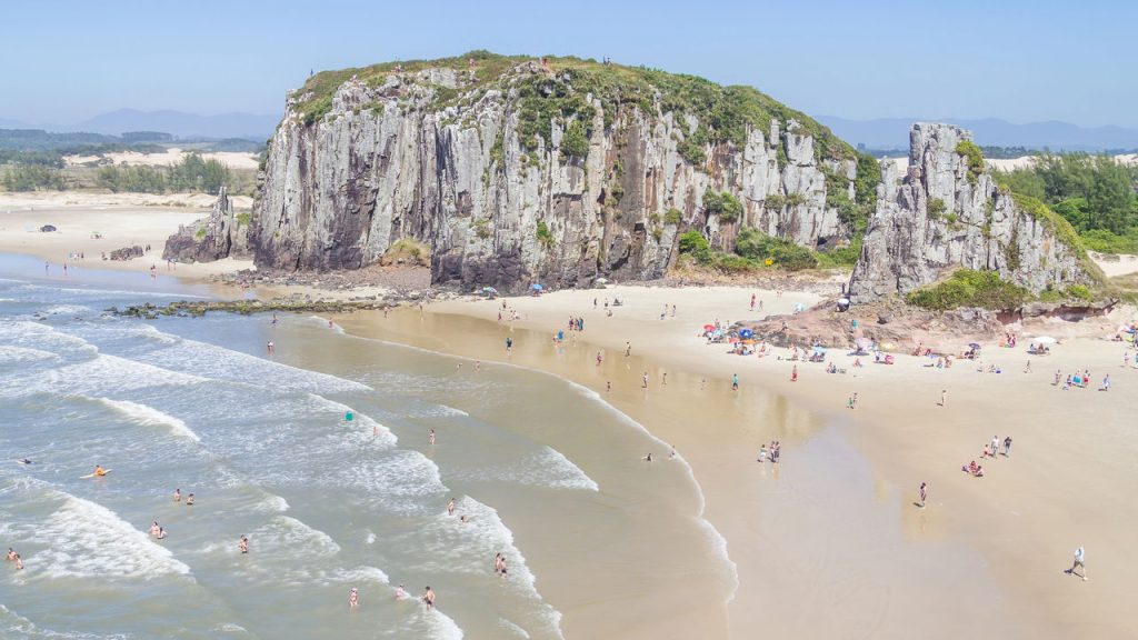 Cidade no litoral gaúcho encanta com tranquilidade e paisagens naturais deslumbrantes