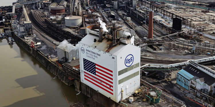 Trump diz que US Steel manterá sede nos EUA; ações sobem 23,5%