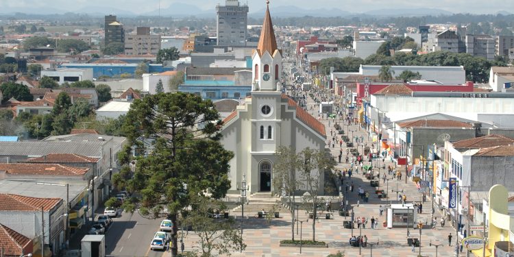 Nessa cidade fundada em 1767 você mora perto do ITA pagando menos que na capital