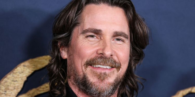 O ator que impressionou como Batman e construiu um legado inconfundível no cinema