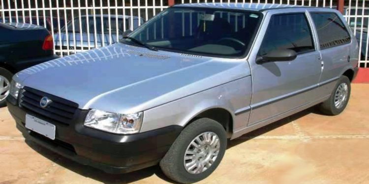 Os 3 melhores carros até R$ 30 mil que vão dar pouca manutenção e rodar muito
