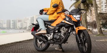 A moto queridinha do povo segue como líder no Brasil e pode ser a sua próxima companheira do dia a dia