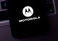Celular baratinho da Motorola custa só R$ 650 e anima a todos em setembro