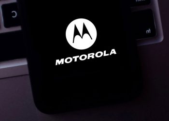 Celular baratinho da Motorola custa só R$ 650 e anima a todos em setembro
