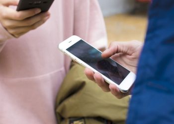 Antes de acreditar em um anúncio de celular, você tem que saber disso