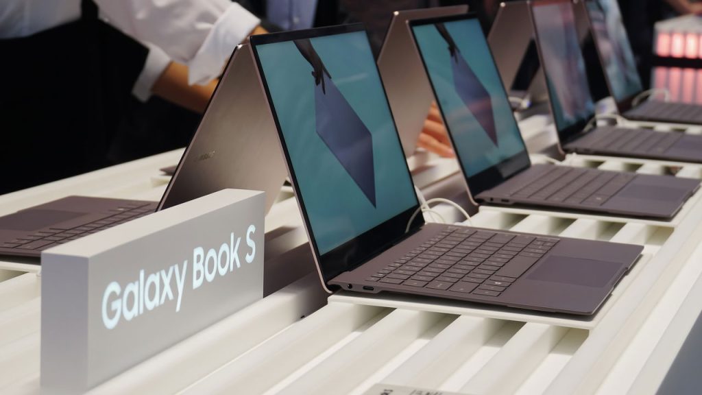 Notebook baratinho da Samsung entrega muito e é perfeito para o dia a dia
