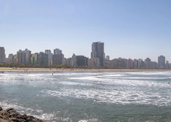 Essa cidade do litoral de São Paulo está encantando quem decide morar lá