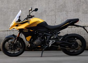 Triumph lança Tiger Sport 800 com motor triplo e visual imponente