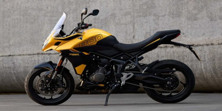 Triumph lança Tiger Sport 800 com motor triplo e visual imponente