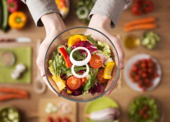 O erro fatal que você comete com produtos "fit" e que sabota sua dieta e bolso!