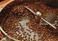 Commodities: Café e milho caem de olho em clima e tensão entre EUA e México