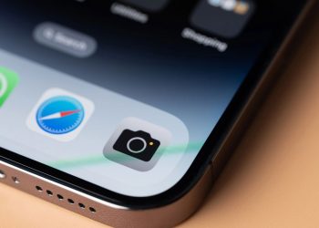 Novo iPhone baratinho da Apple custa pouco e já está alegrando a todos