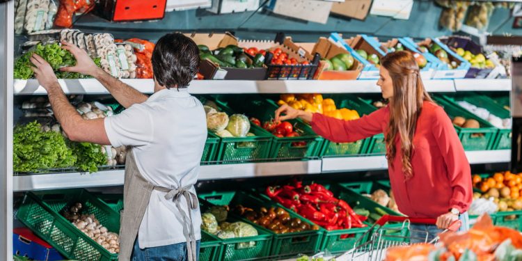 Esse truque simples nos apps de mercado está ajudando famílias a gastar menos