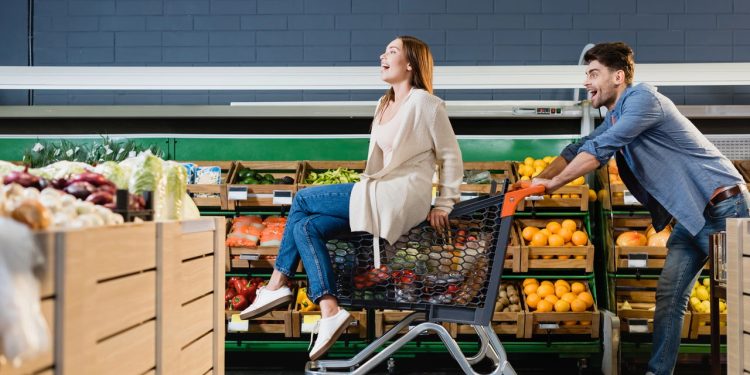 Por que alguns supermercados mudam constantemente a posição dos produtos?